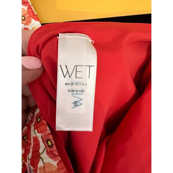 WET Bexy Red Poppy Floral Print Ruffled One Piece Beach Swimsuit Size Small NWT - Picture 6 of 6